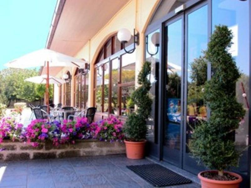 מונטפיאסקונה Residence Hotel La Commenda מראה חיצוני תמונה
