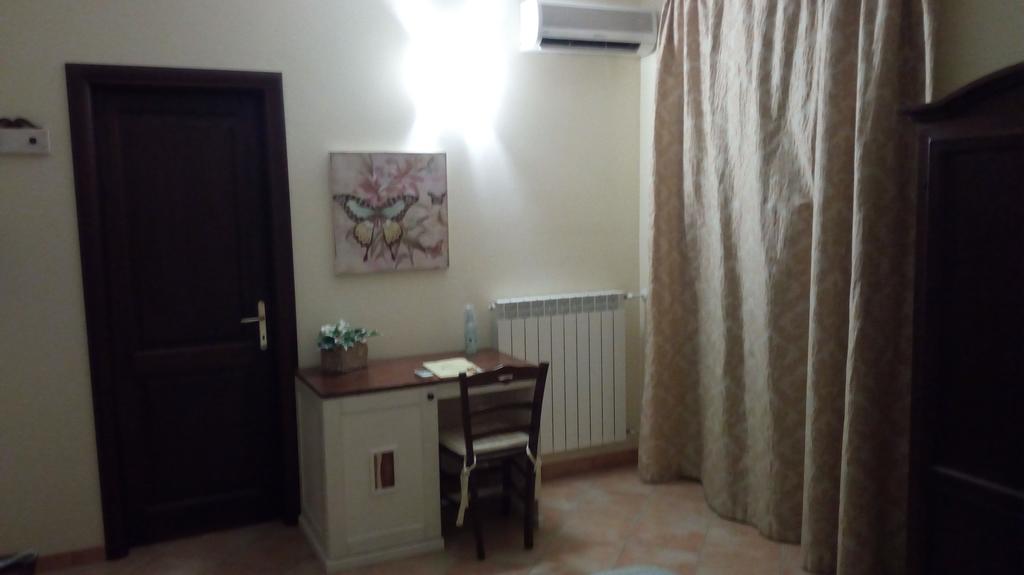מונטפיאסקונה Residence Hotel La Commenda מראה חיצוני תמונה