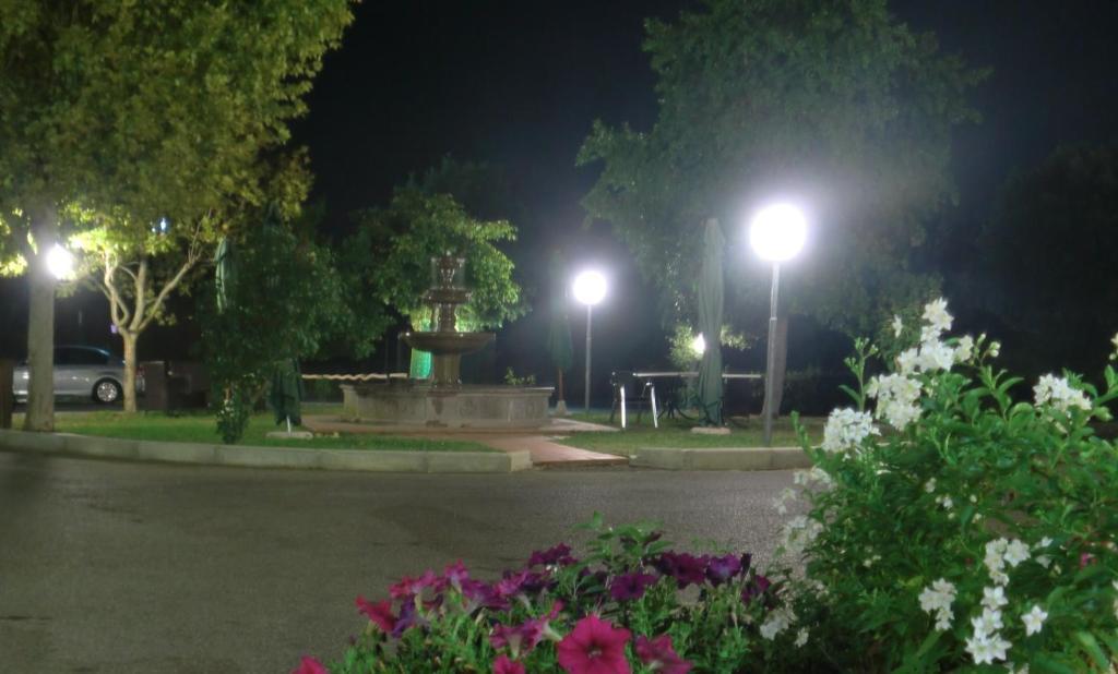 מונטפיאסקונה Residence Hotel La Commenda מראה חיצוני תמונה