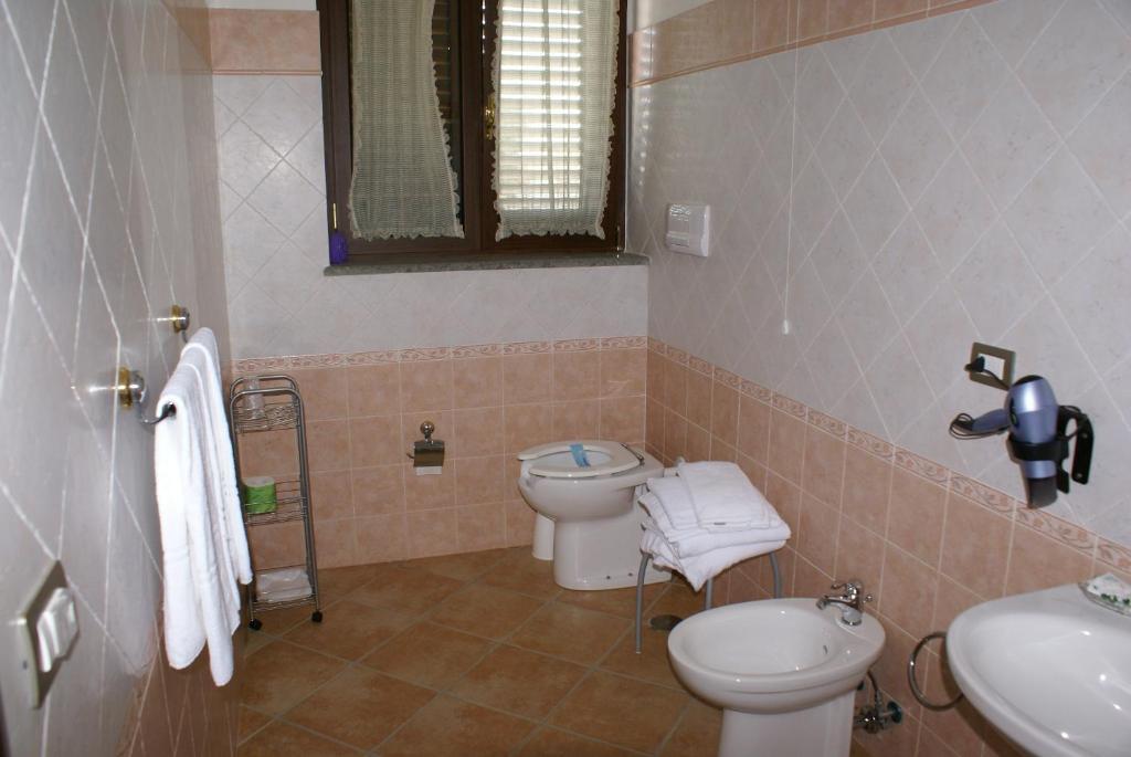 מונטפיאסקונה Residence Hotel La Commenda מראה חיצוני תמונה