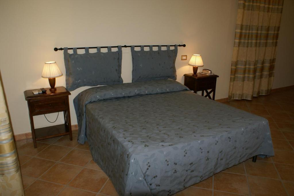 מונטפיאסקונה Residence Hotel La Commenda מראה חיצוני תמונה