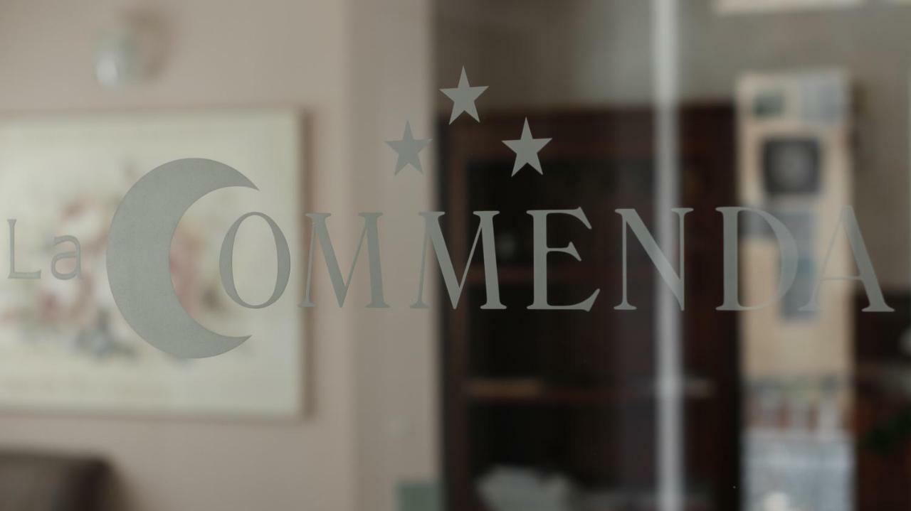 מונטפיאסקונה Residence Hotel La Commenda מראה חיצוני תמונה